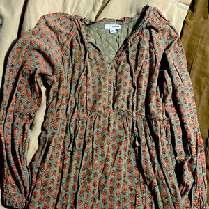 Maternity long sleeve size medium